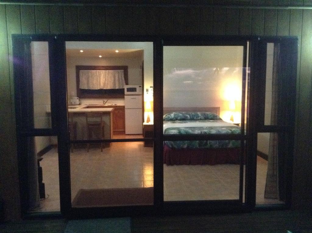 Aitutaki Seaside Villa Arutanga Room photo